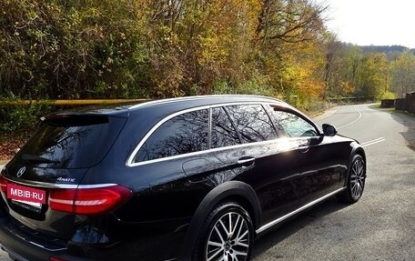Mercedes-Benz E-Класс, 2019 год, 2 800 000 рублей, 3 фотография