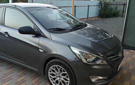 Hyundai Solaris II рестайлинг, 2015 год, 750 000 рублей, 2 фотография