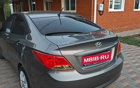 Hyundai Solaris II рестайлинг, 2015 год, 750 000 рублей, 3 фотография