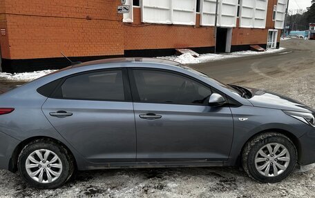 Hyundai Solaris II рестайлинг, 2017 год, 1 250 000 рублей, 3 фотография