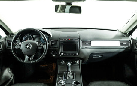 Volkswagen Touareg III, 2015 год, 2 649 700 рублей, 12 фотография