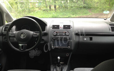 Volkswagen Touran III, 2011 год, 756 000 рублей, 8 фотография