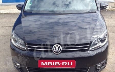 Volkswagen Touran III, 2011 год, 756 000 рублей, 3 фотография
