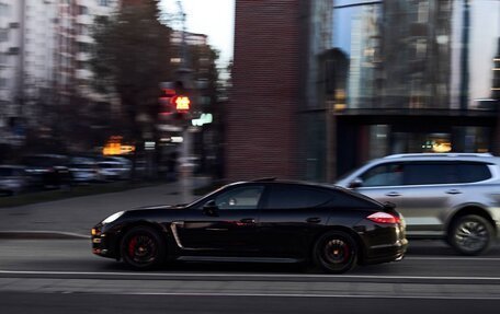 Porsche Panamera II рестайлинг, 2011 год, 2 700 000 рублей, 10 фотография