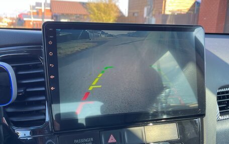 Mitsubishi Outlander III рестайлинг 3, 2013 год, 1 400 000 рублей, 9 фотография