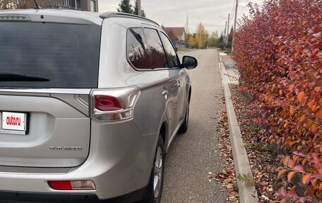 Mitsubishi Outlander III рестайлинг 3, 2013 год, 1 400 000 рублей, 15 фотография