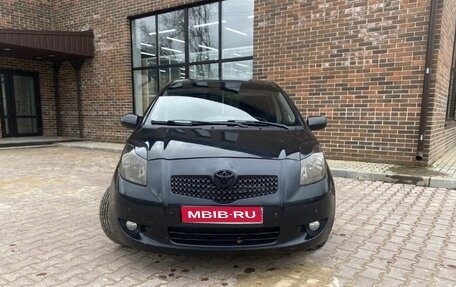 Toyota Yaris III рестайлинг, 2008 год, 530 000 рублей, 1 фотография