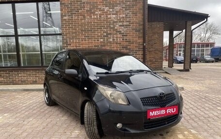 Toyota Yaris III рестайлинг, 2008 год, 530 000 рублей, 2 фотография