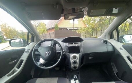 Toyota Yaris III рестайлинг, 2008 год, 530 000 рублей, 10 фотография