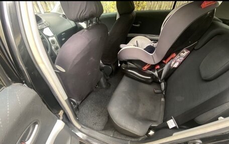 Toyota Yaris III рестайлинг, 2008 год, 530 000 рублей, 16 фотография