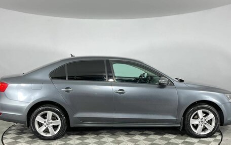 Volkswagen Jetta VI, 2013 год, 980 000 рублей, 3 фотография