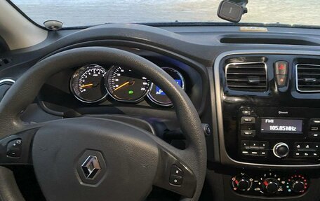 Renault Logan II, 2018 год, 850 000 рублей, 3 фотография