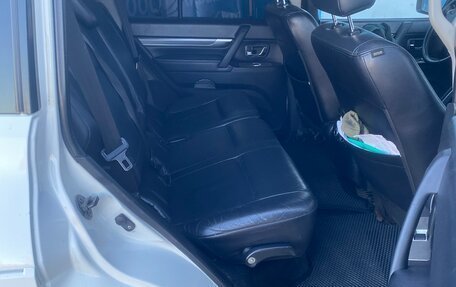 Mitsubishi Pajero IV, 2011 год, 1 750 000 рублей, 8 фотография