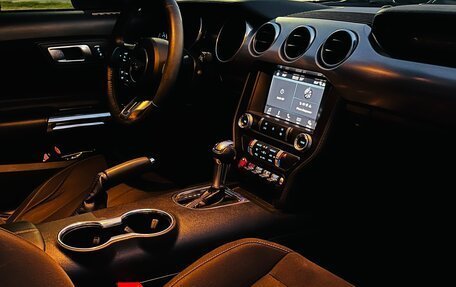 Ford Mustang VI рестайлинг, 2019 год, 2 950 000 рублей, 10 фотография