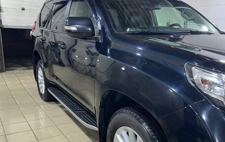 Toyota Land Cruiser Prado 150 рестайлинг 2, 2014 год, 3 300 000 рублей, 3 фотография