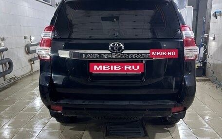 Toyota Land Cruiser Prado 150 рестайлинг 2, 2014 год, 3 300 000 рублей, 4 фотография