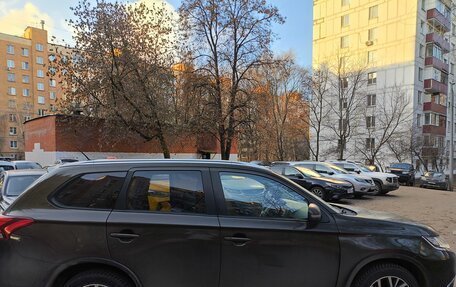 Mitsubishi Outlander III рестайлинг 3, 2015 год, 1 820 000 рублей, 3 фотография