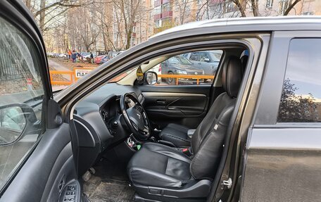 Mitsubishi Outlander III рестайлинг 3, 2015 год, 1 820 000 рублей, 5 фотография