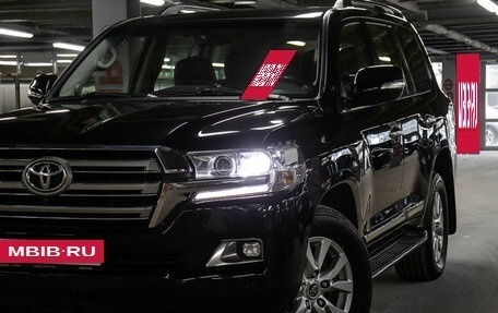 Toyota Land Cruiser 200, 2015 год, 4 498 000 рублей, 21 фотография