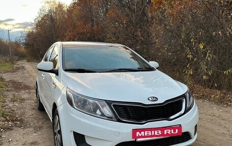 KIA Rio III рестайлинг, 2013 год, 920 000 рублей, 2 фотография