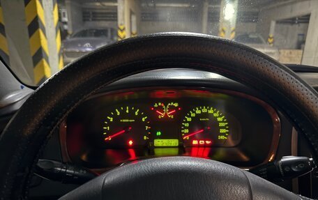 Hyundai Sonata IV рестайлинг, 2004 год, 450 000 рублей, 9 фотография