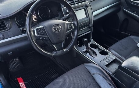 Toyota Camry, 2017 год, 2 200 000 рублей, 4 фотография