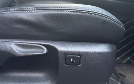 Toyota C-HR I рестайлинг, 2019 год, 2 300 000 рублей, 9 фотография