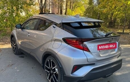 Toyota C-HR I рестайлинг, 2019 год, 2 300 000 рублей, 14 фотография