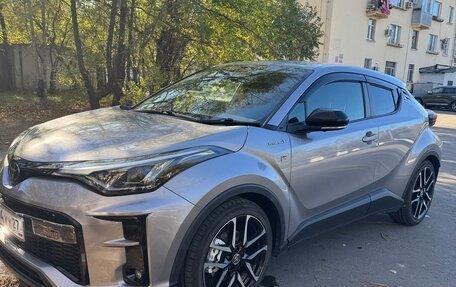 Toyota C-HR I рестайлинг, 2019 год, 2 300 000 рублей, 15 фотография