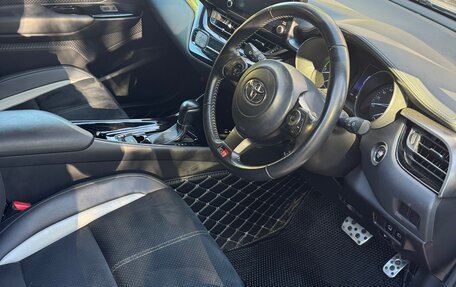 Toyota C-HR I рестайлинг, 2019 год, 2 300 000 рублей, 17 фотография