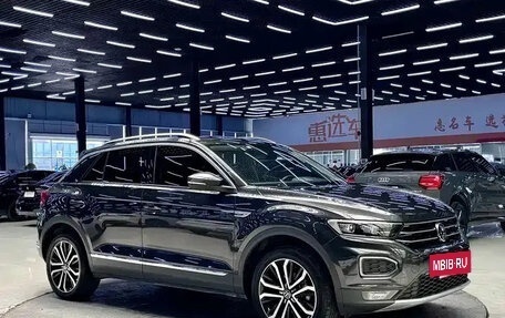 Volkswagen T-Roc I, 2021 год, 1 487 000 рублей, 3 фотография