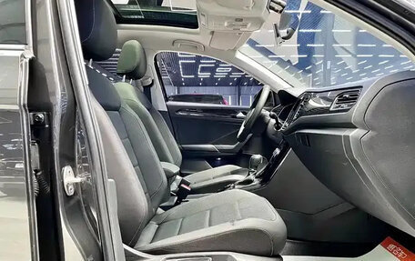 Volkswagen T-Roc I, 2021 год, 1 487 000 рублей, 15 фотография