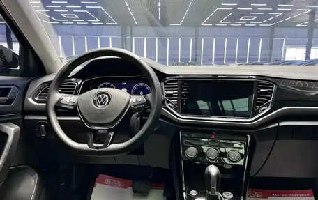 Volkswagen T-Roc I, 2021 год, 1 487 000 рублей, 11 фотография