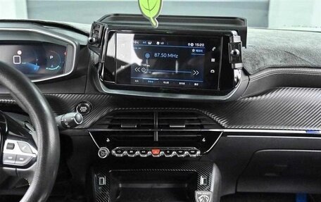 Peugeot 2008 II, 2021 год, 1 579 000 рублей, 14 фотография