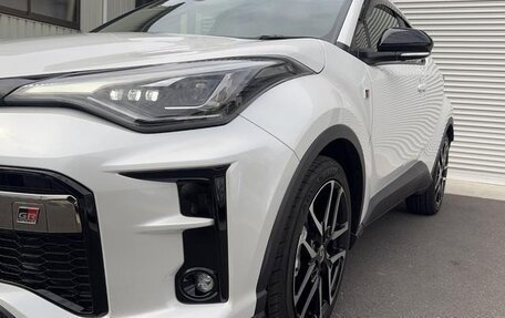 Toyota C-HR I рестайлинг, 2023 год, 2 470 586 рублей, 14 фотография