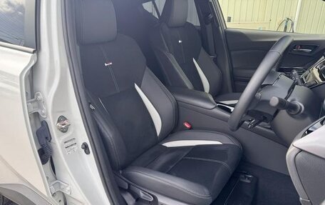 Toyota C-HR I рестайлинг, 2023 год, 2 470 586 рублей, 31 фотография