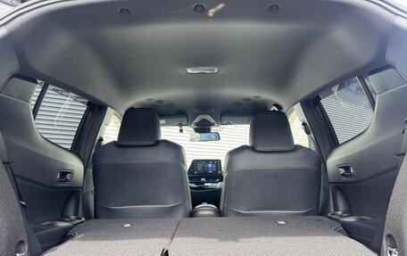 Toyota C-HR I рестайлинг, 2023 год, 2 470 586 рублей, 37 фотография