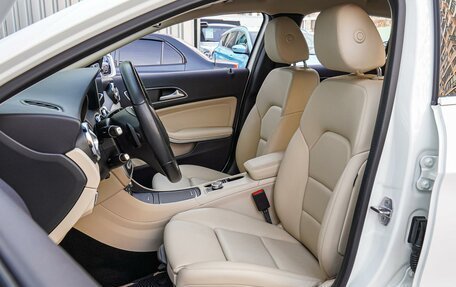 Mercedes-Benz GLA, 2018 год, 2 750 000 рублей, 10 фотография