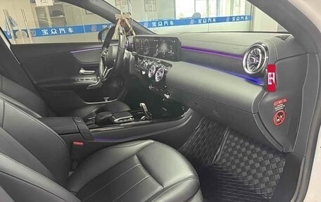 Mercedes-Benz A-Класс, 2021 год, 2 150 000 рублей, 11 фотография