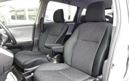 Toyota Wish II, 2012 год, 1 132 000 рублей, 13 фотография