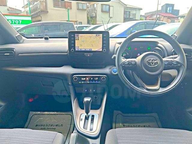 Toyota Yaris III рестайлинг 2, 2022 год, 1 250 000 рублей, 6 фотография