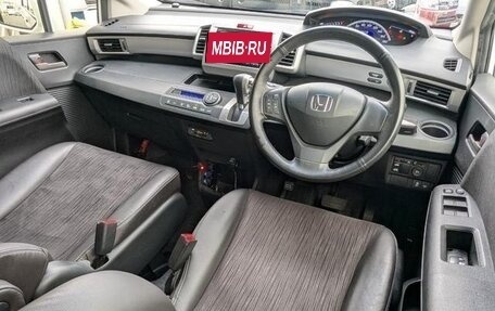 Honda Freed I, 2016 год, 900 000 рублей, 8 фотография
