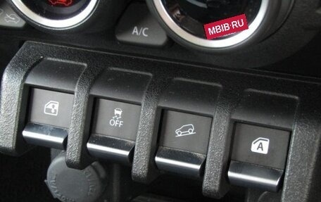 Suzuki Jimny, 2022 год, 1 390 000 рублей, 18 фотография