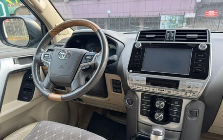 Toyota Land Cruiser Prado 150 рестайлинг 2, 2018 год, 6 400 000 рублей, 11 фотография