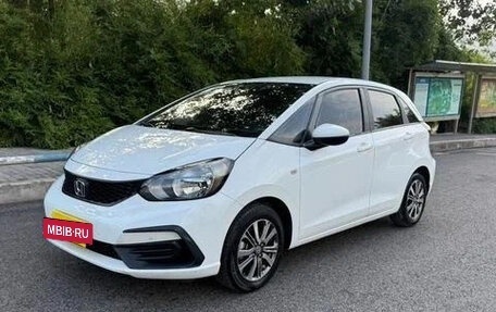 Honda Fit, 2022 год, 1 180 000 рублей, 3 фотография