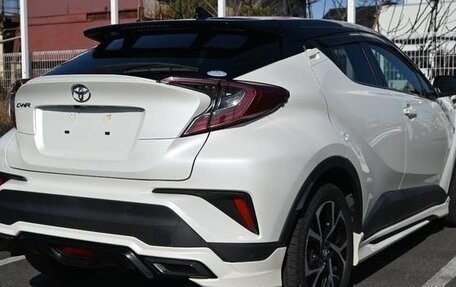 Toyota C-HR I рестайлинг, 2022 год, 1 750 000 рублей, 4 фотография