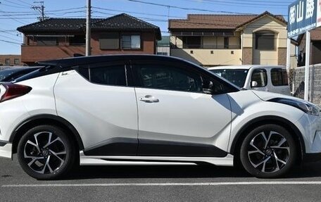 Toyota C-HR I рестайлинг, 2022 год, 1 750 000 рублей, 3 фотография