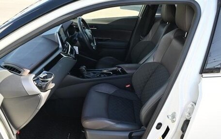 Toyota C-HR I рестайлинг, 2022 год, 1 750 000 рублей, 10 фотография