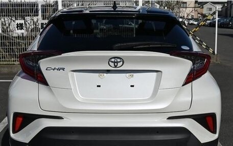 Toyota C-HR I рестайлинг, 2022 год, 1 750 000 рублей, 5 фотография