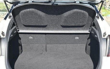 Toyota C-HR I рестайлинг, 2022 год, 1 750 000 рублей, 12 фотография